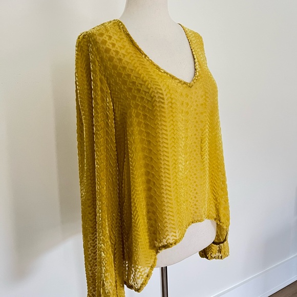 Blue Moon Yellow Puff Sleeve Blouse size XS - Picture 6 of 11